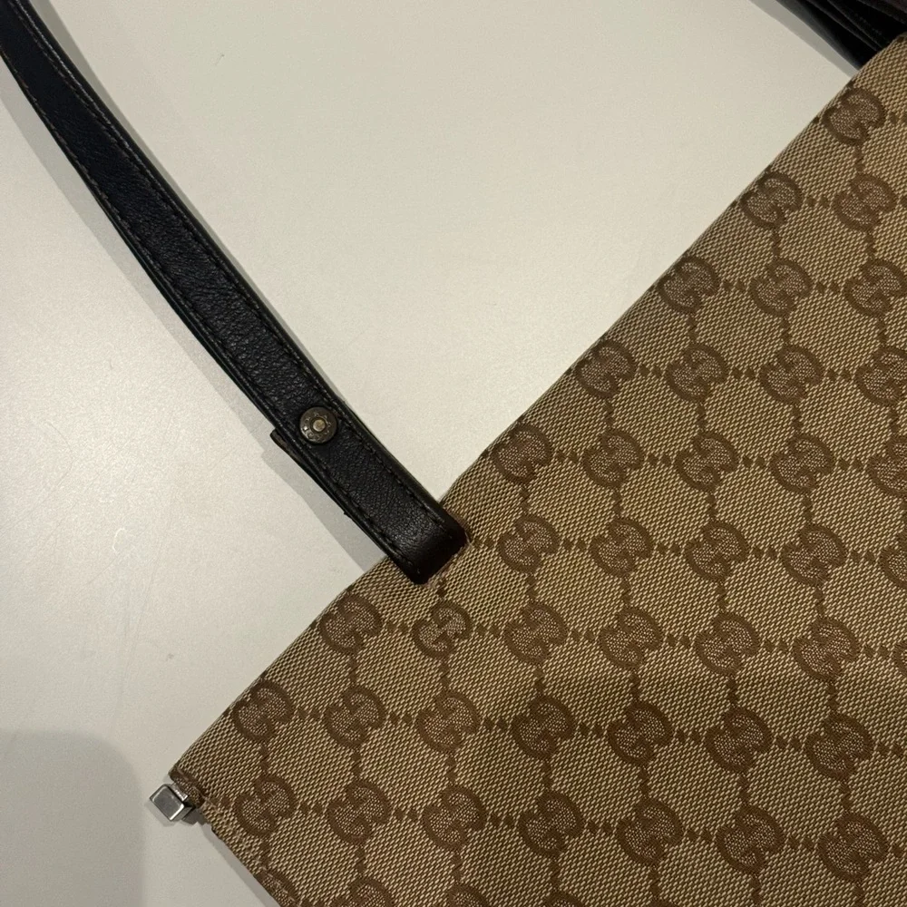 Authentic Gucci Bag - perfect for work - Picture 7 of 8